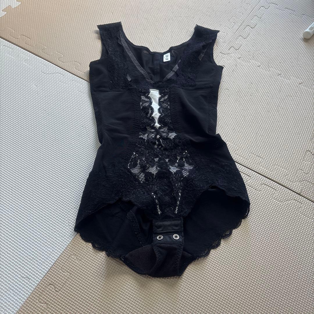 グラントイーワンズ　ララドール　袖なしボディスーツ　ブラック×ホワイト　75M