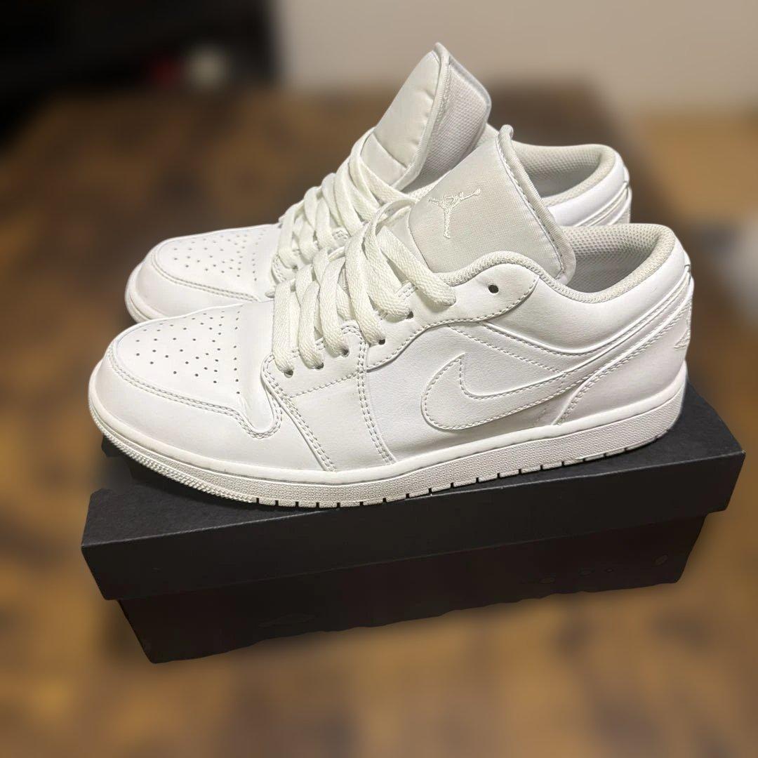 NIKE　AIR　JORDAN 1 エアジョーダン1 LOW トリプルホワイト