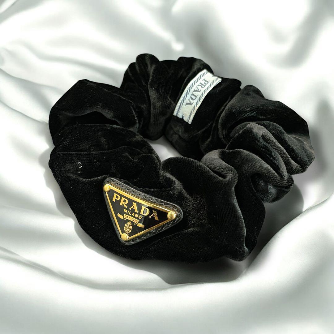 美品 PRADA プラダ ベロア シュシュ ヘアゴム　ヘアーアクセサリー　黒