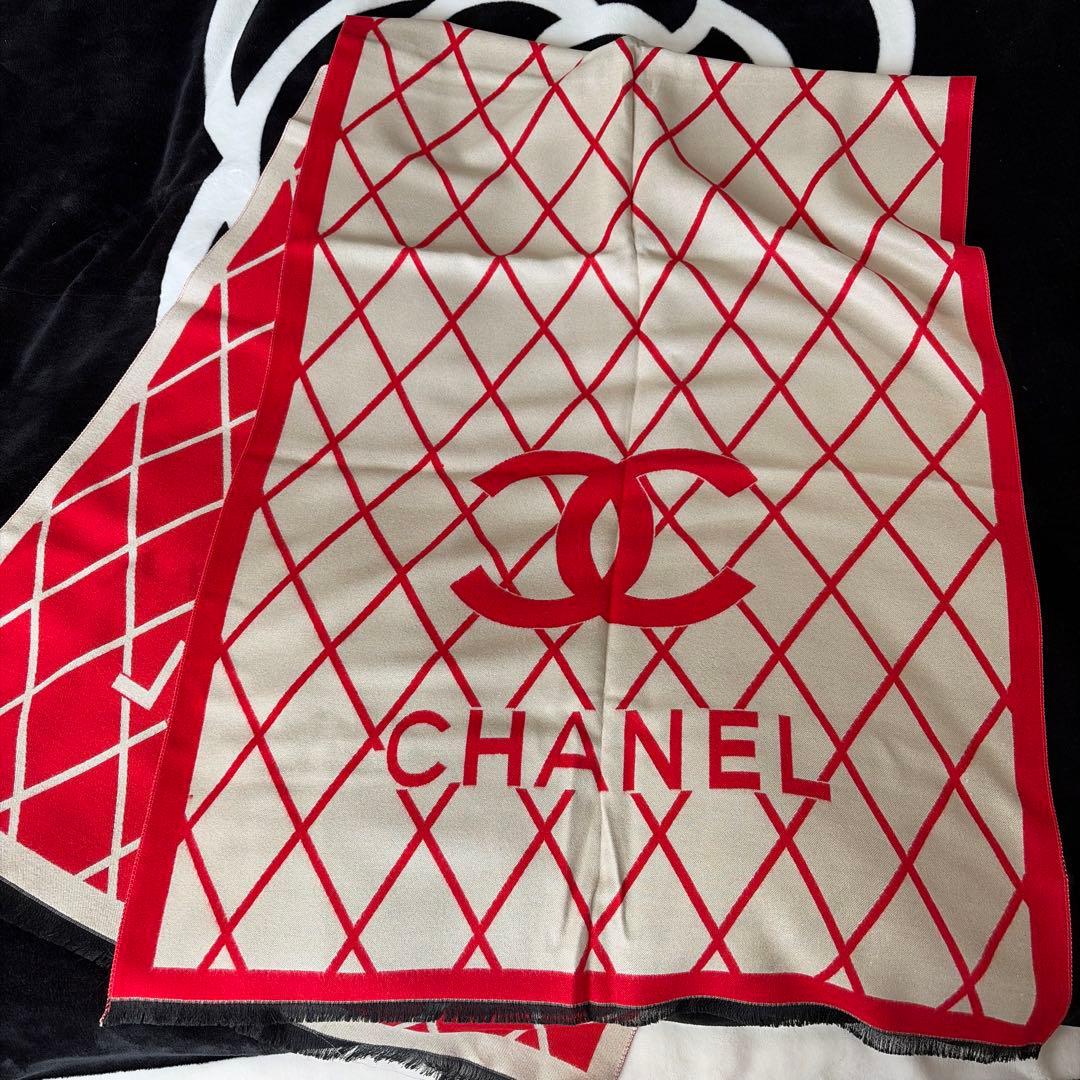 CHANEL ストールノベルティ　ベージュ✖️赤ダイヤモンドパターン ノベルティ