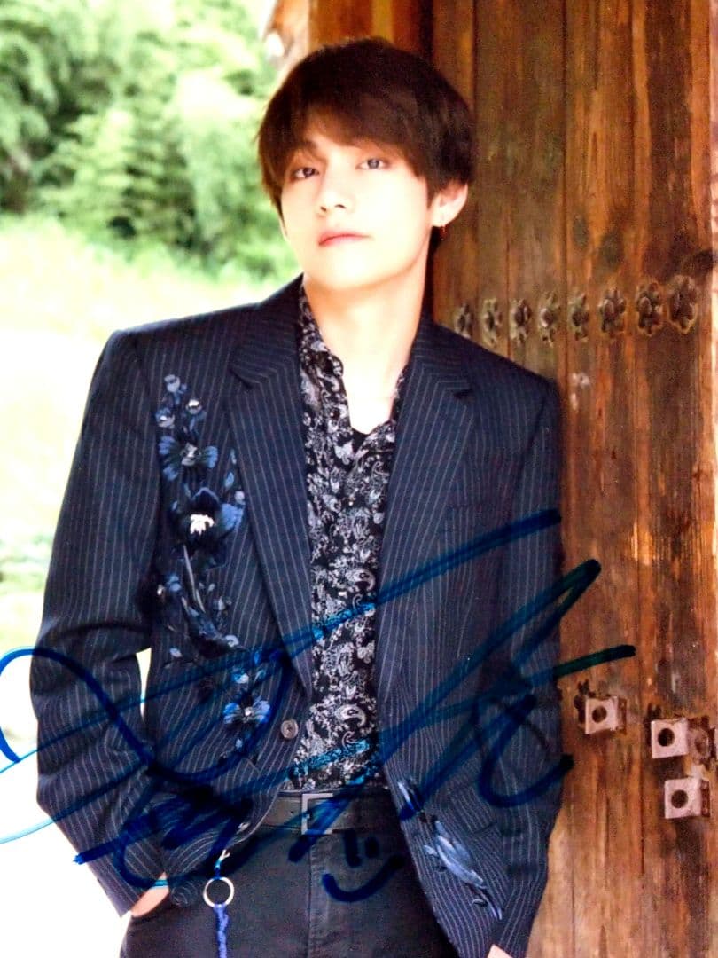 セール中…V直筆サイン入り2Lサイズ写真…BTS…防弾少年団　28