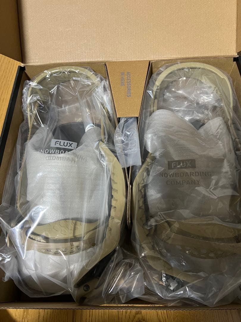 新品、 未使用FLUX CV size M COLOR: BEIGE - メルカリ