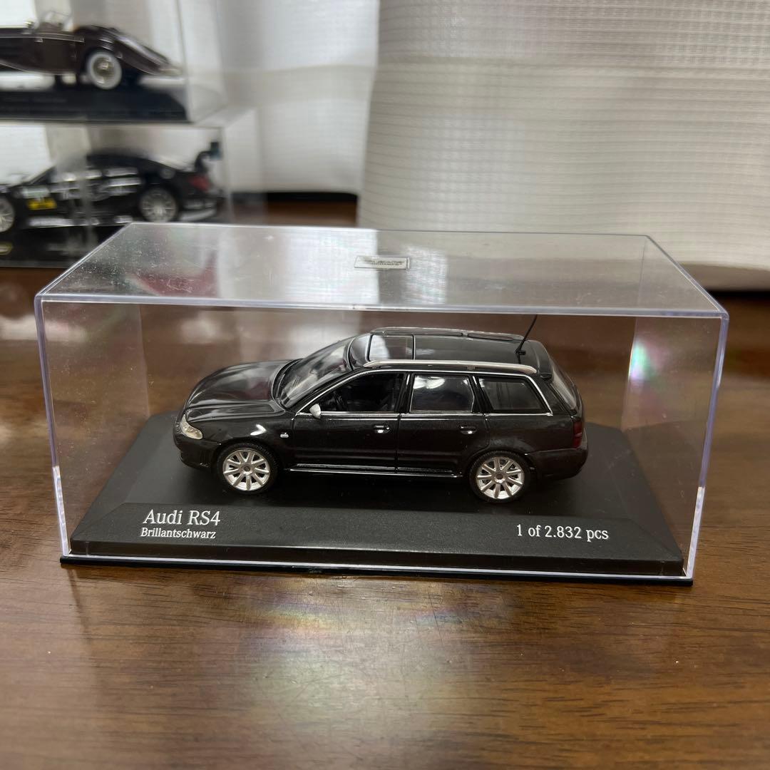 Audi RS4 ミニカー 1/43 限定生産 ブラック