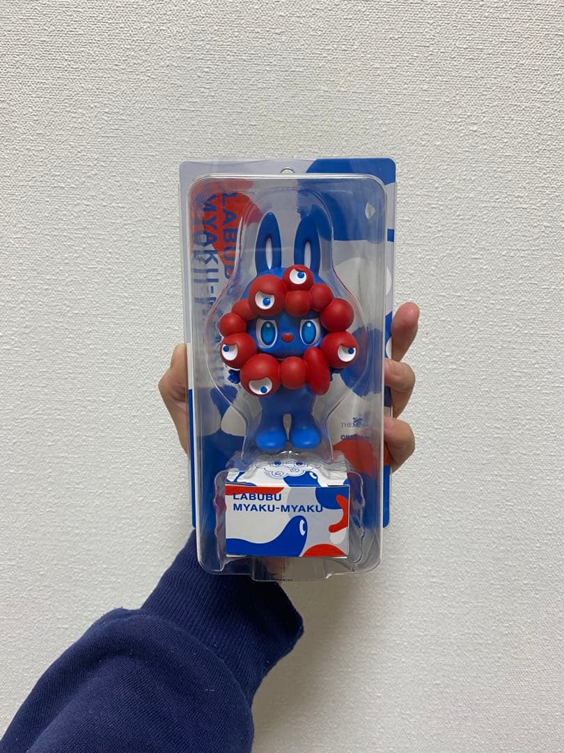 ミャクミャク　ラブブ　万博　コラボ ミャクミャク × ラブブ、閉幕直前で万博公式コラボグッズ発売へ 「超絶