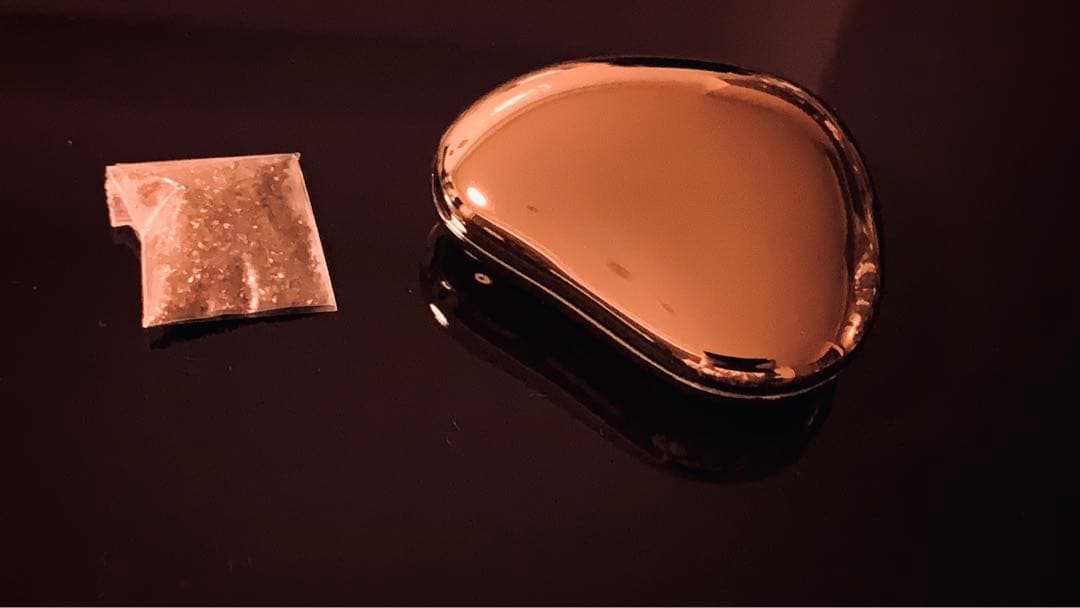 最高級な宇宙の隕石の粉ケース付き ⚜️✨　宇宙の流れ星の粉 ✨✨✨