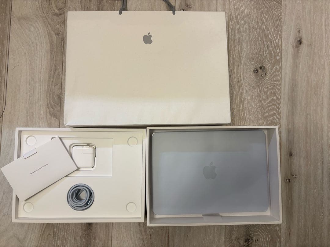 MacBook Air M4 スカイブルー　13インチ クリアケース付き
