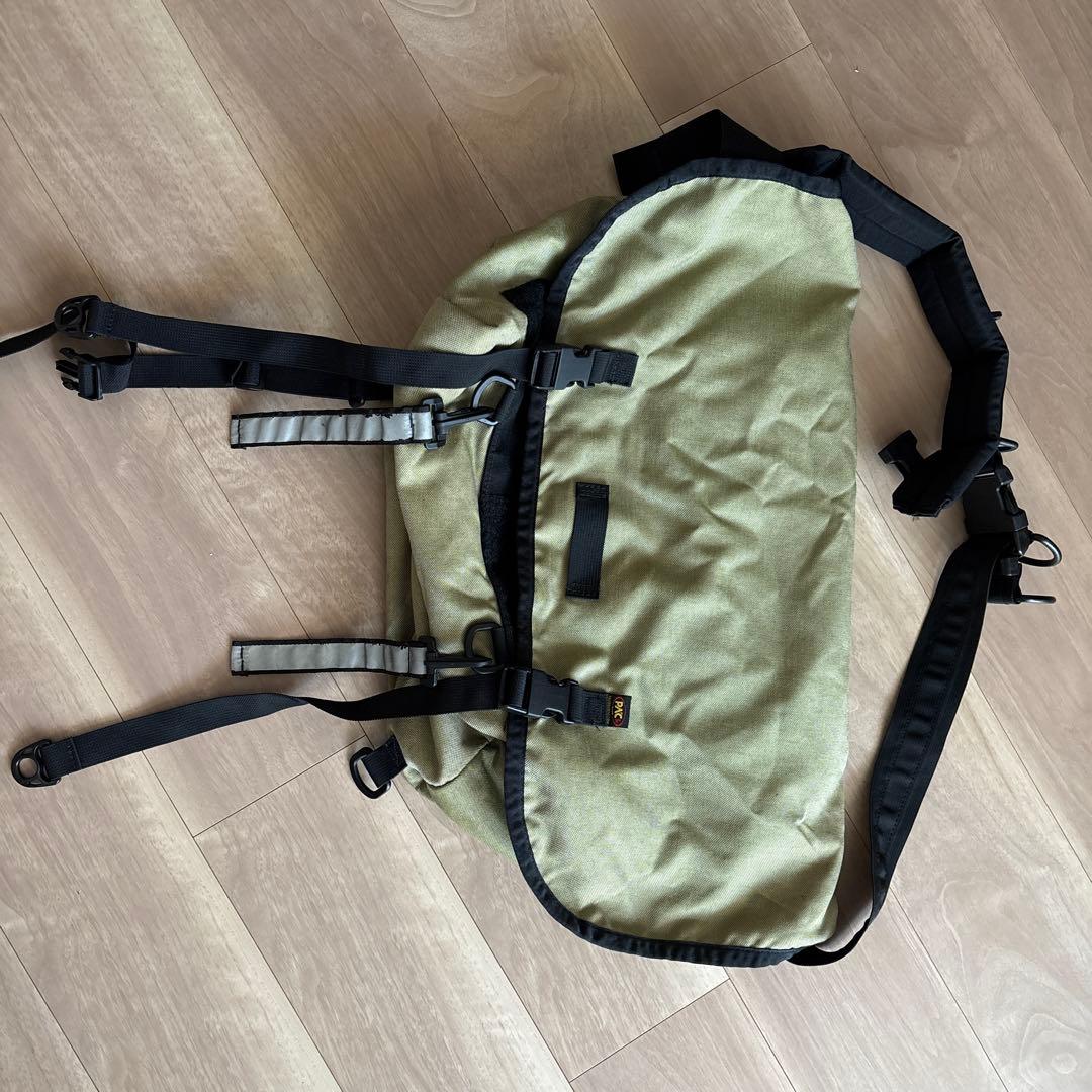 PAC DESIGNS メッセンジャーバッグ オリーブグリーン