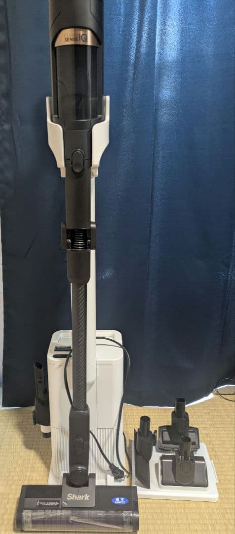 Shark 掃除機　CLEAN SENSE IQ IW3241