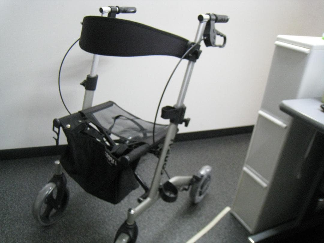 ナブテスコ　CONPAL 抑速ブレーキ付き歩行車 歩行器 シルバーカー ⑤ 抑速ブレーキ付 CONPAL REHAMO(コンパル リハモ） ライトパー｜BASE