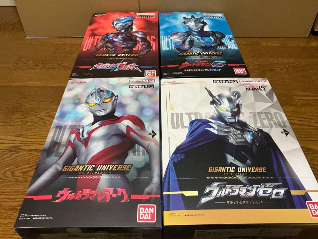 新品未開封　ウルトラマンアーク　他　ギガンティックユニバース　セット　⑦⑥