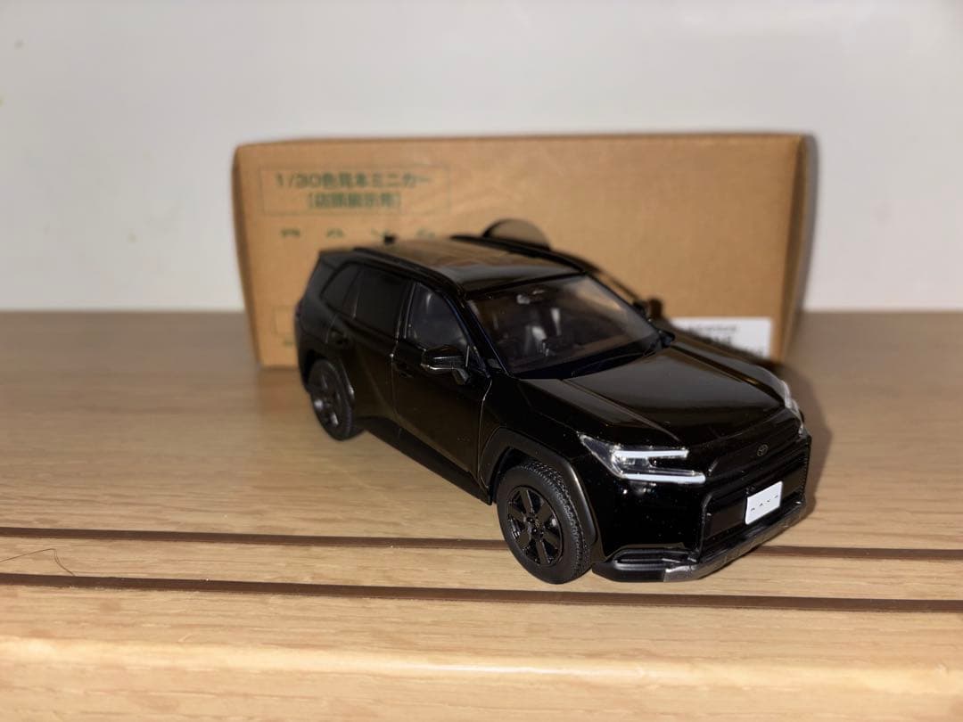 トヨタRAV4 ミニカー カラーサンプル アティチュードブラックマイカ【非売品】