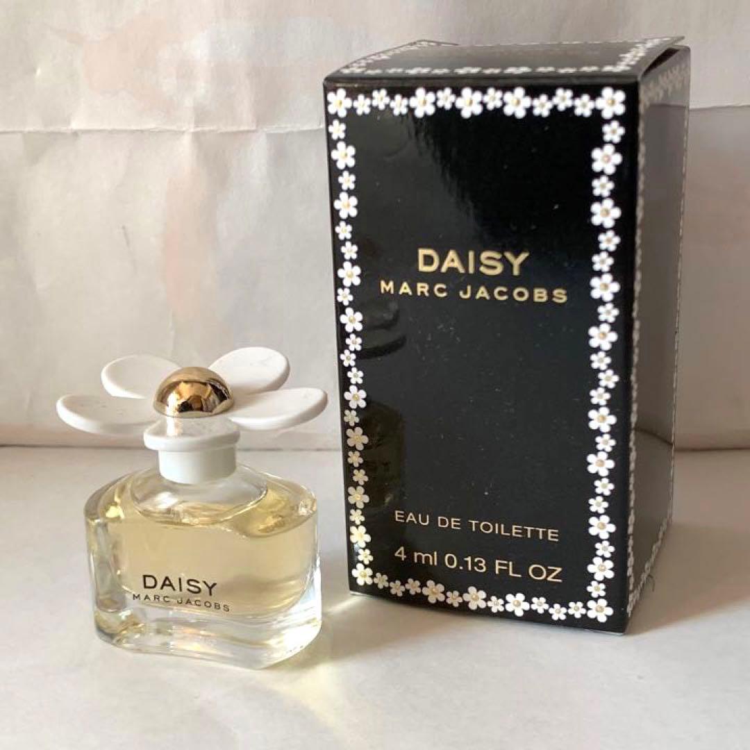 マーク ジェイコブス デイジー オードトワレ ミニボトル 4ml - メルカリ
