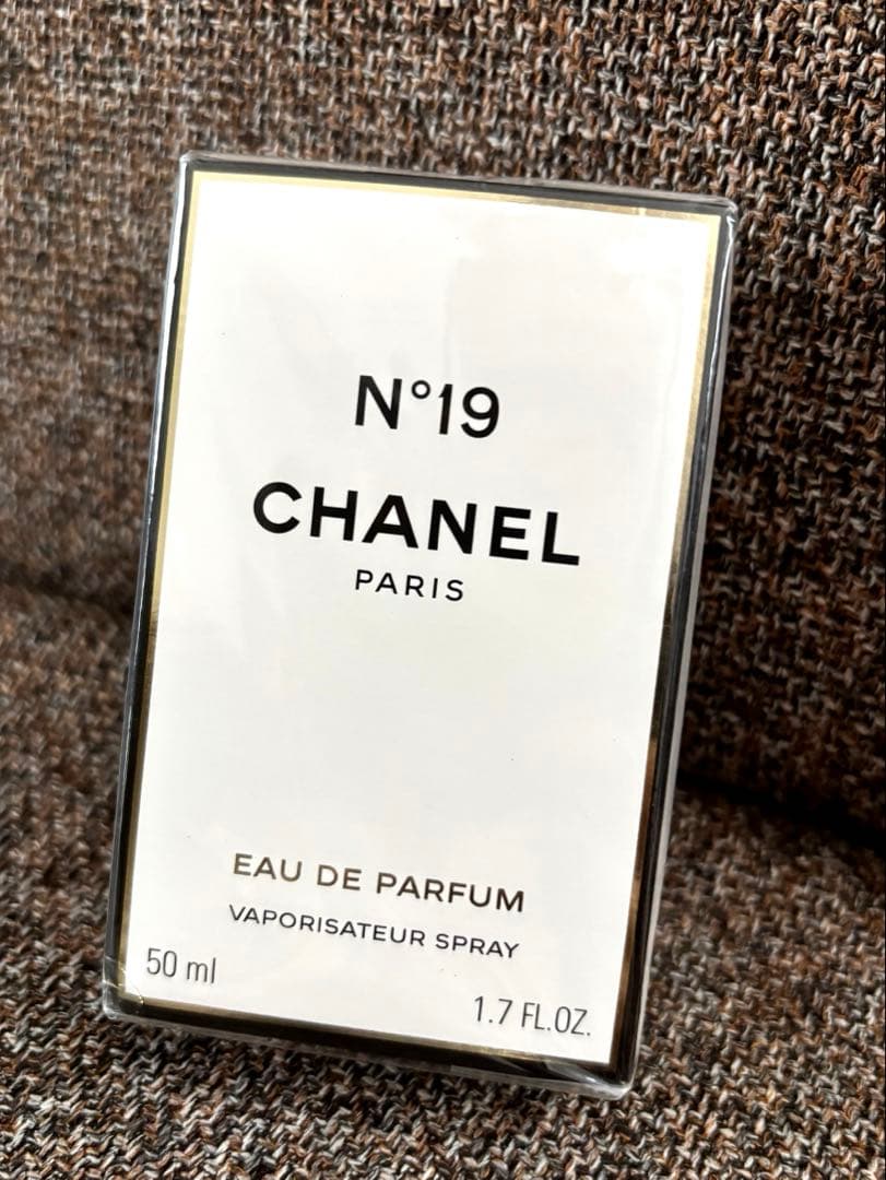 CHANEL N°19 Eau de Parfum 50ml