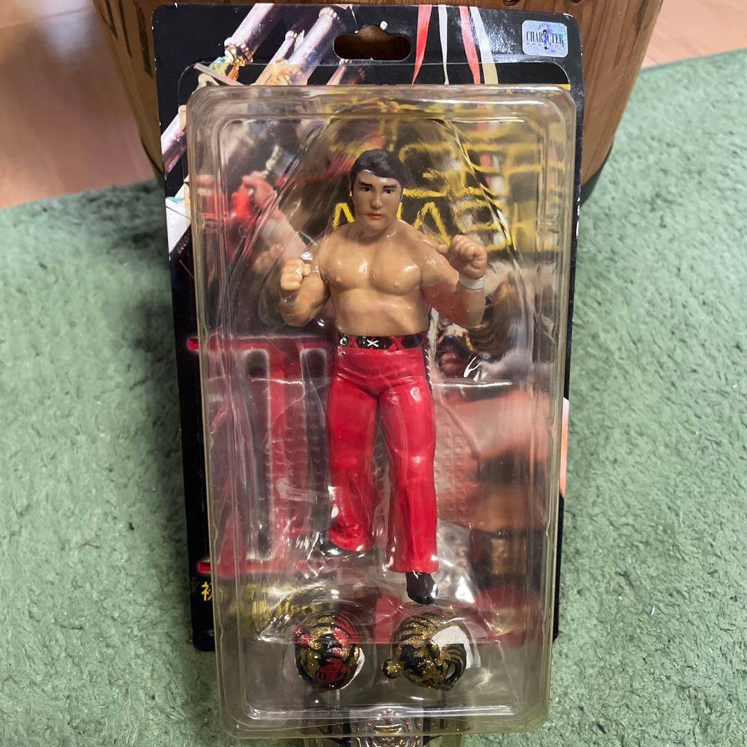 初代タイガーマスクIIIマスクフィギュア 赤色パンツ マスク付き　WWF