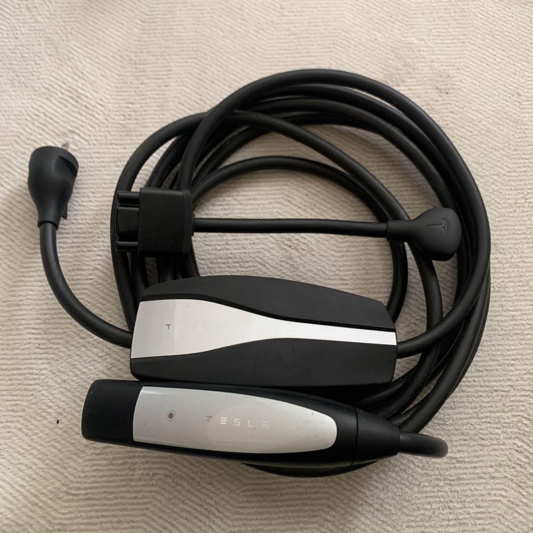 送料込み！Tesla テスラ モバイルコネクター