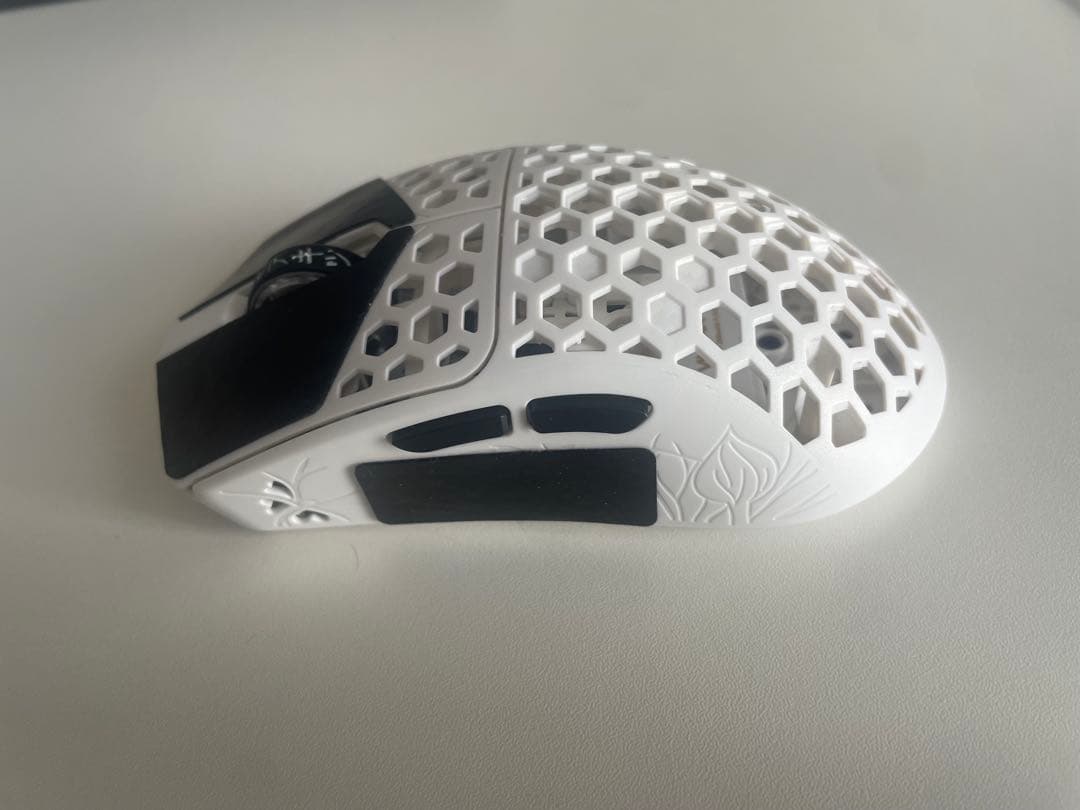 Arbiter Studio AKITSU MEDIUM ホワイト マウス・トラックボール