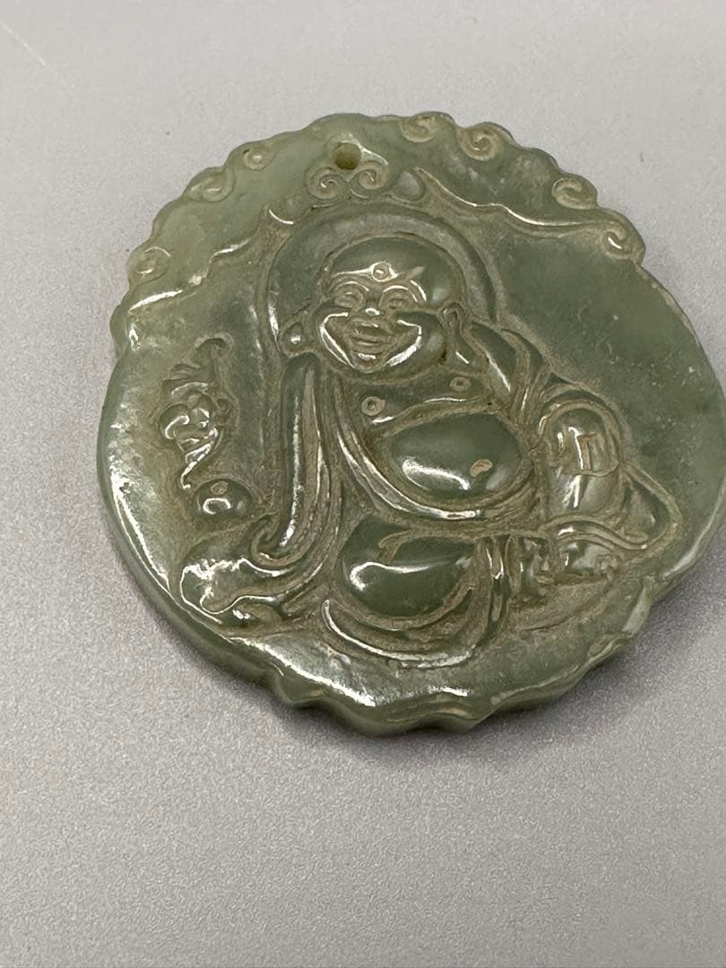 中国美術　ループタイ和田玉 古砡　根付 天然素材 置物骨董 笑顔の仏像 円形 骨董品 石湾笑い仏像：中国陶器の扇付きブダイ - Etsy 日本