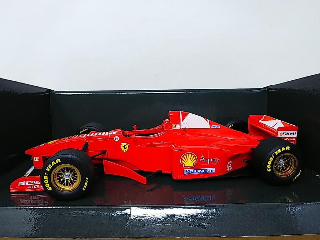 シェル特注品ミニチャンプス製 1/18 フェラーリ F310B 鈴鹿サーキット