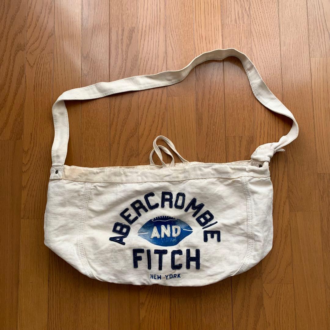 Abercrombie & Fitch ニュースペーパーバッグ