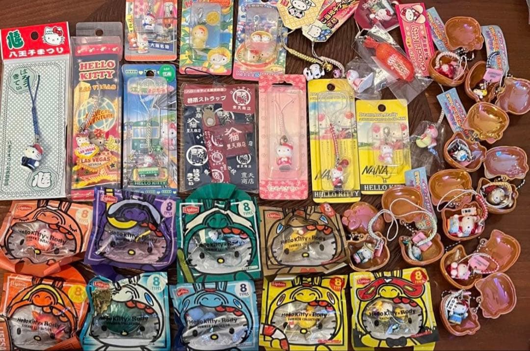 ハローキティ ご当地根付ストラップ