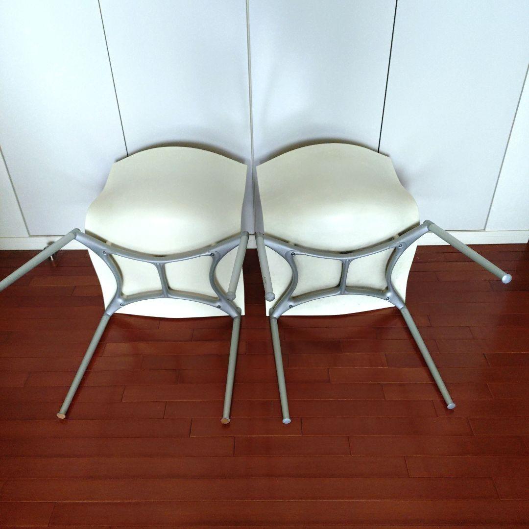 ドリアデ・アレフ カメレオン デザイン:フィリップ・スタルク 2脚