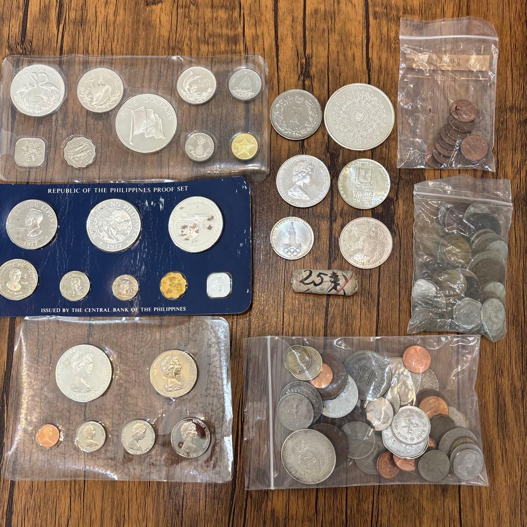 記念硬貨と古銭のセットです