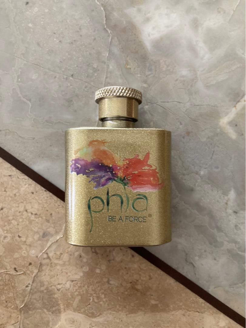 phia エネルギーブーケ CHARISMA 香水