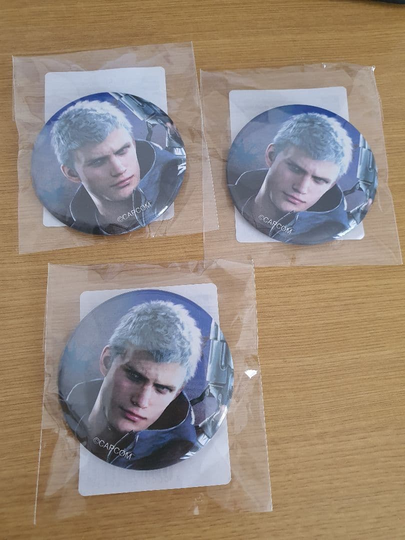 デビルメイクライ ネロ 缶バッジ 3個セット - メルカリ