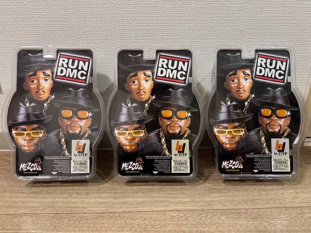 MEZCO RUNDMC 3体セット BLISTER限定カラーオレ ンジ - メルカリ