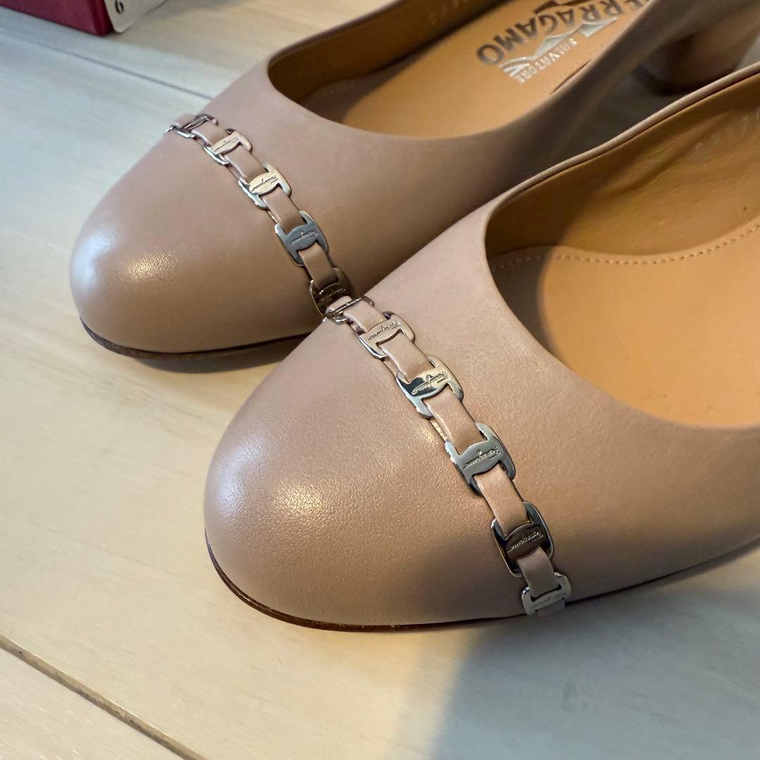 最終値下げ【未使用・長期保管品】サルバトーレフェラガモ パンプス ピンクベージュ