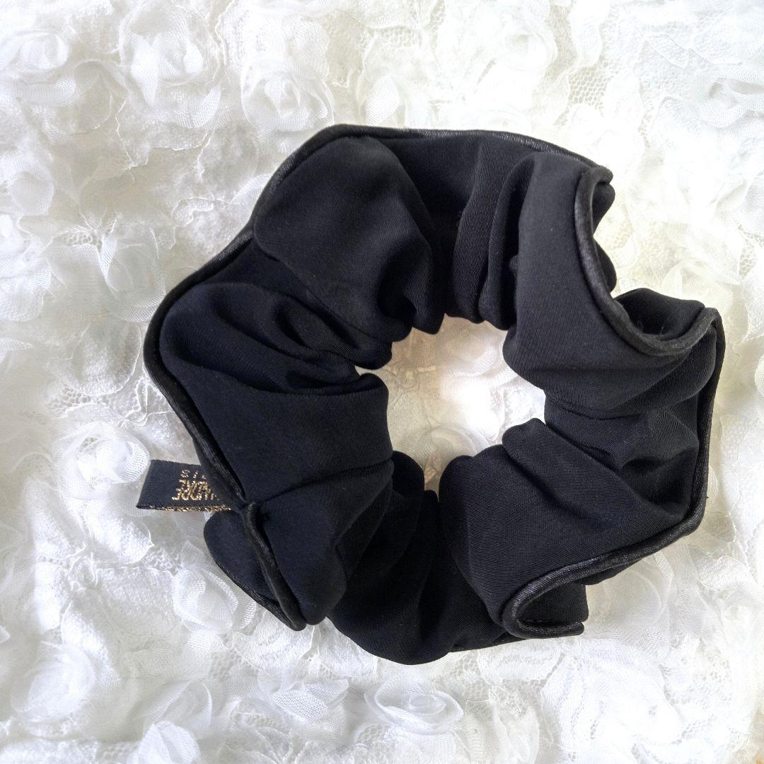 アレクサンドルドゥパリ シュシュ 黒