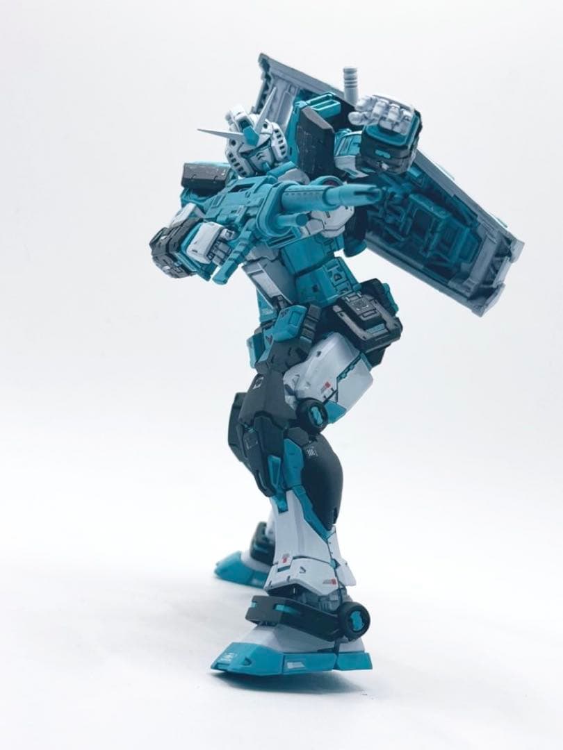 塗装済】 RGガンダム2.0 初音ミクカラー塗装 - メルカリ