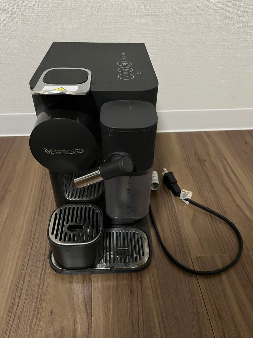 使用回数少　ネスプレッソ　ラティシマワンプラス　カフェラテメーカー　コーヒー