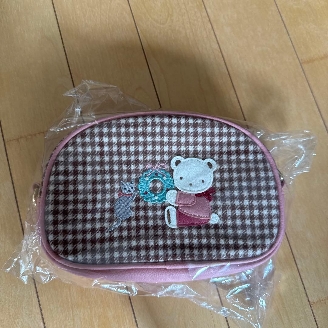 ファミリア　クリスマス　限定ポーチ ファミリア「Christmas Collection 2024」はピンク一色！ 子どもは