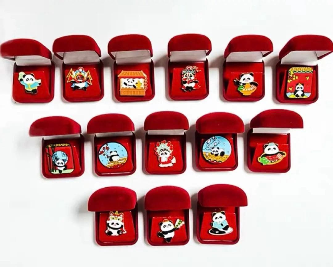 EXPO2025 万博　中国パビリオン　パンダピンバッジ　箱付き　14個セット