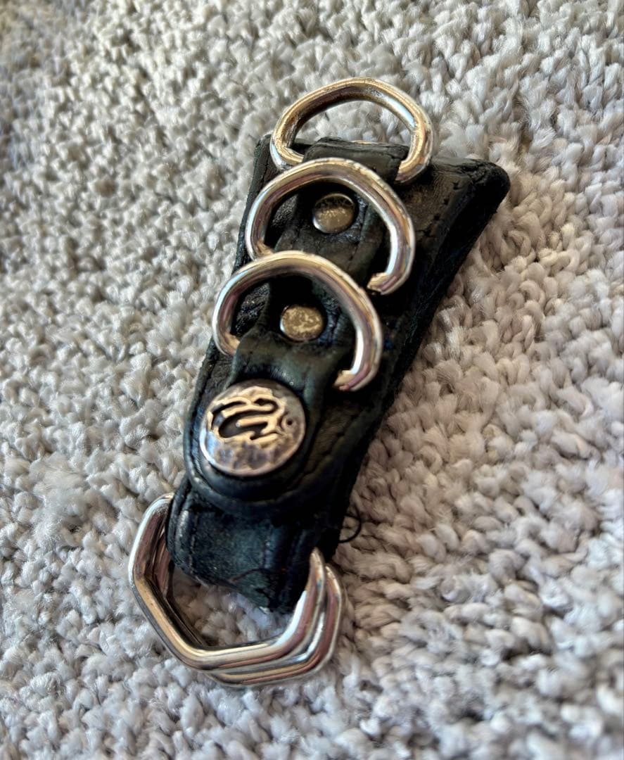 KMRii ケムリ 初期 レザー キーホルダー ベルトループ キーフック 黒