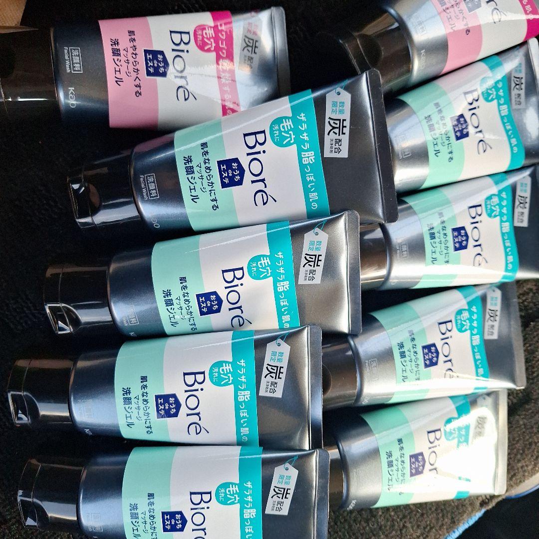 ビオレ　洗顔ジェル おうちdeエステ 肌をなめらかにするマッサージ洗顔ジェル / ビオレ