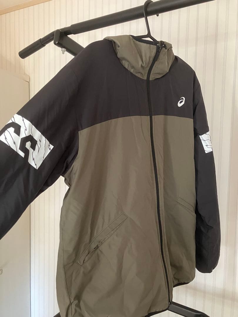 asics トレーニングウェア中わたプレーカーフーディジャケット アウター