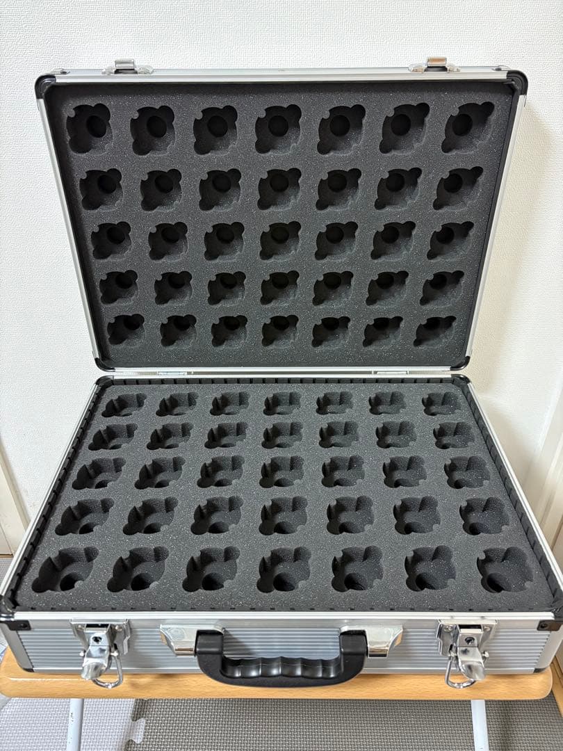 ベイブレード 収納用アタッシュケース 105個収納可能