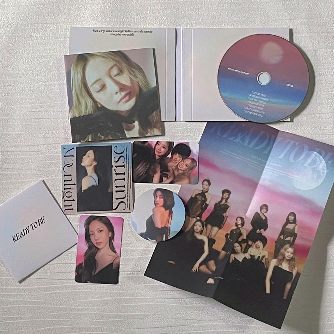 TWICE ツウィ 痛バッグ バッジ キーホルダー うちわ - メルカリ