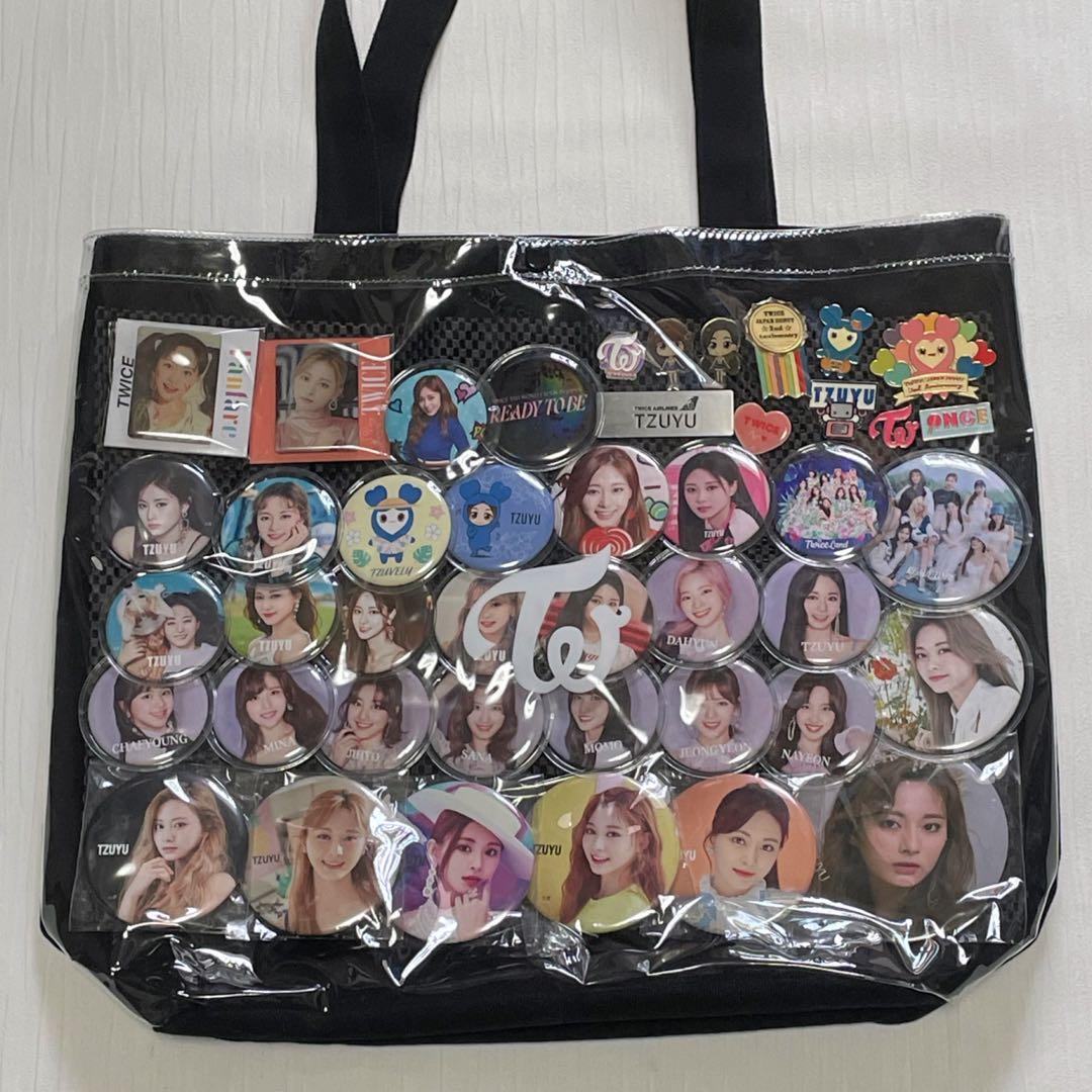 TWICE ツウィ 痛バッグ バッジ キーホルダー うちわ - メルカリ