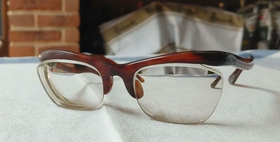本鼈甲メガネフレーム　ヴィンテージ　イワキにて購入