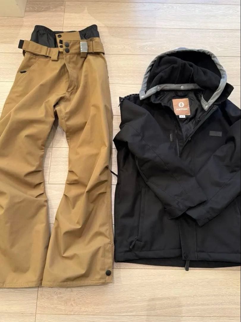 美品　ユニセックス　スキースノーボードウエア上下セット スノーボードウェア 上下セット SPOX スポックス ボンディング 防水