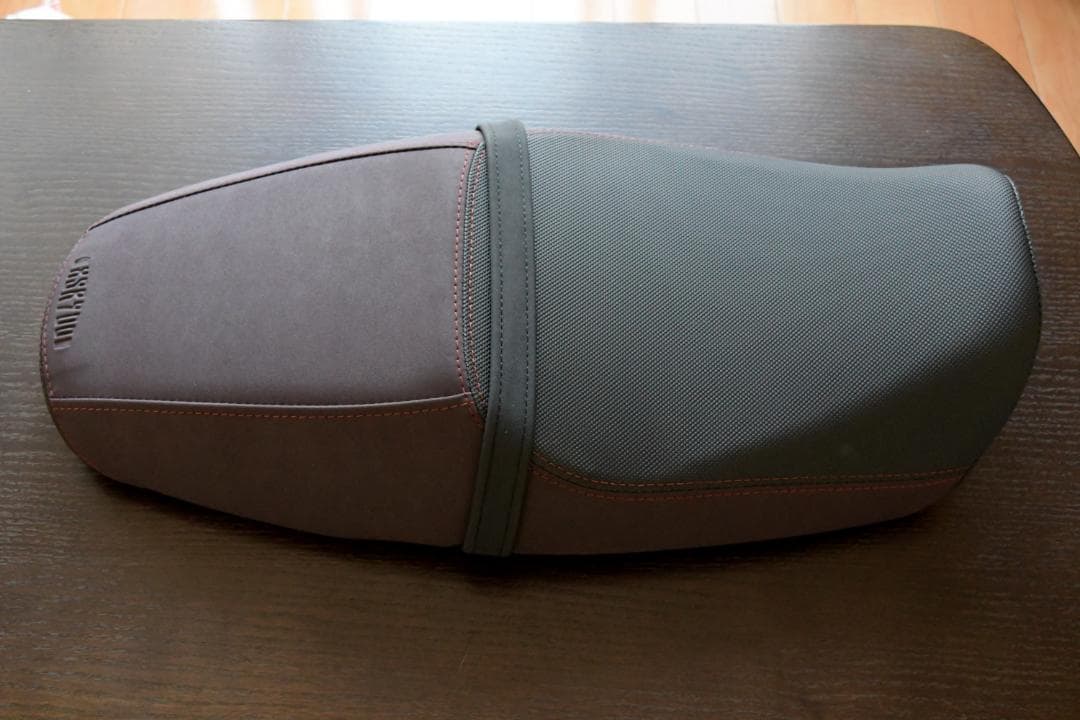 美品 XSR900 旧型　シート XSR900 22- ガンファイター＆レディーシートCorbin ヤマハ