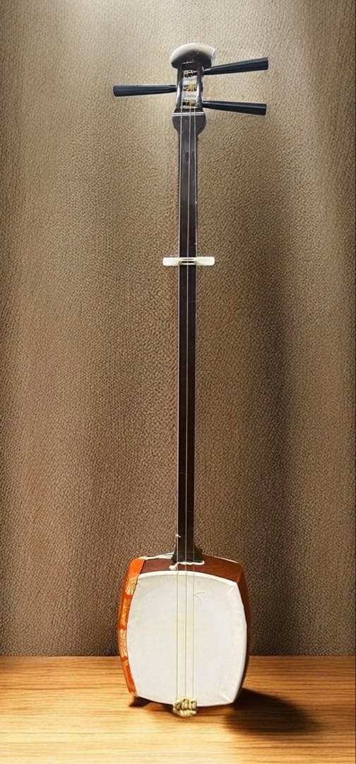 三味線　革と弦の張り替えが必要なので格安で出品します♪