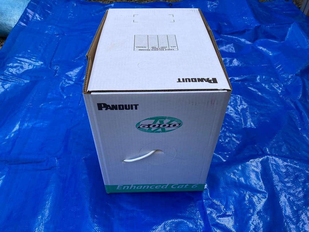 UTPケーブル　CAT6 パンドウイット　白　300m巻