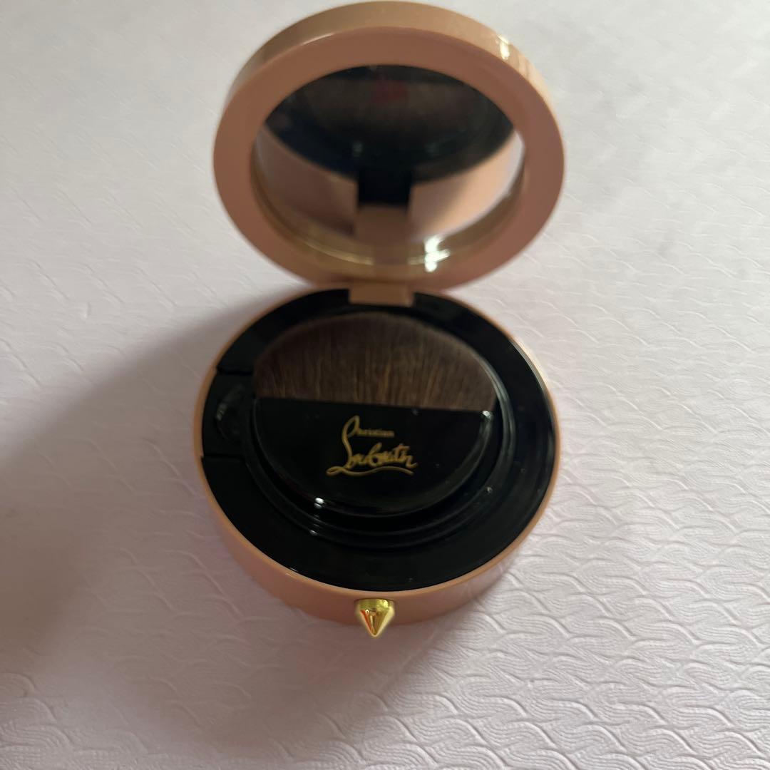 ルブタン 10N タンフェティッシュラプードルフェイスパウダー - メルカリ