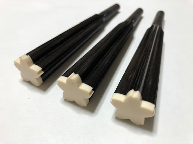 新春セール‼️特注‼️新品‼️三味線「桜 飾り」黒檀糸巻き