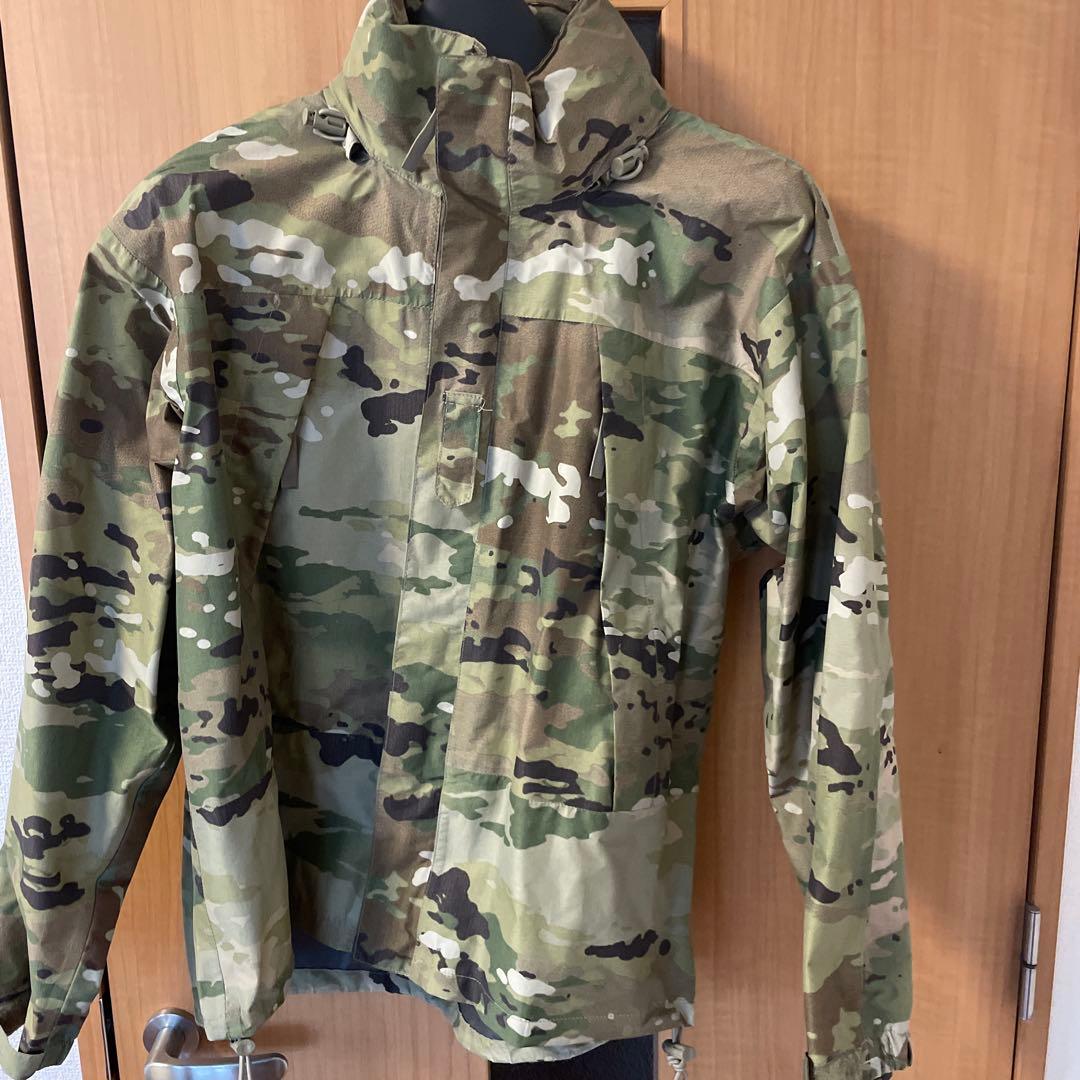 迷彩色フード付きミリタリージャケット