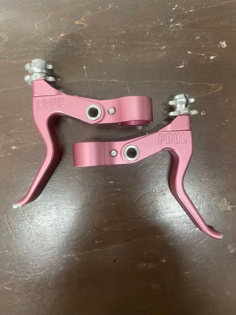 PAULのブレーキレバーです。　ピンクです。 屈指の美しさと機能性。PAULのブレーキレバー、カンチレバー - 自転車